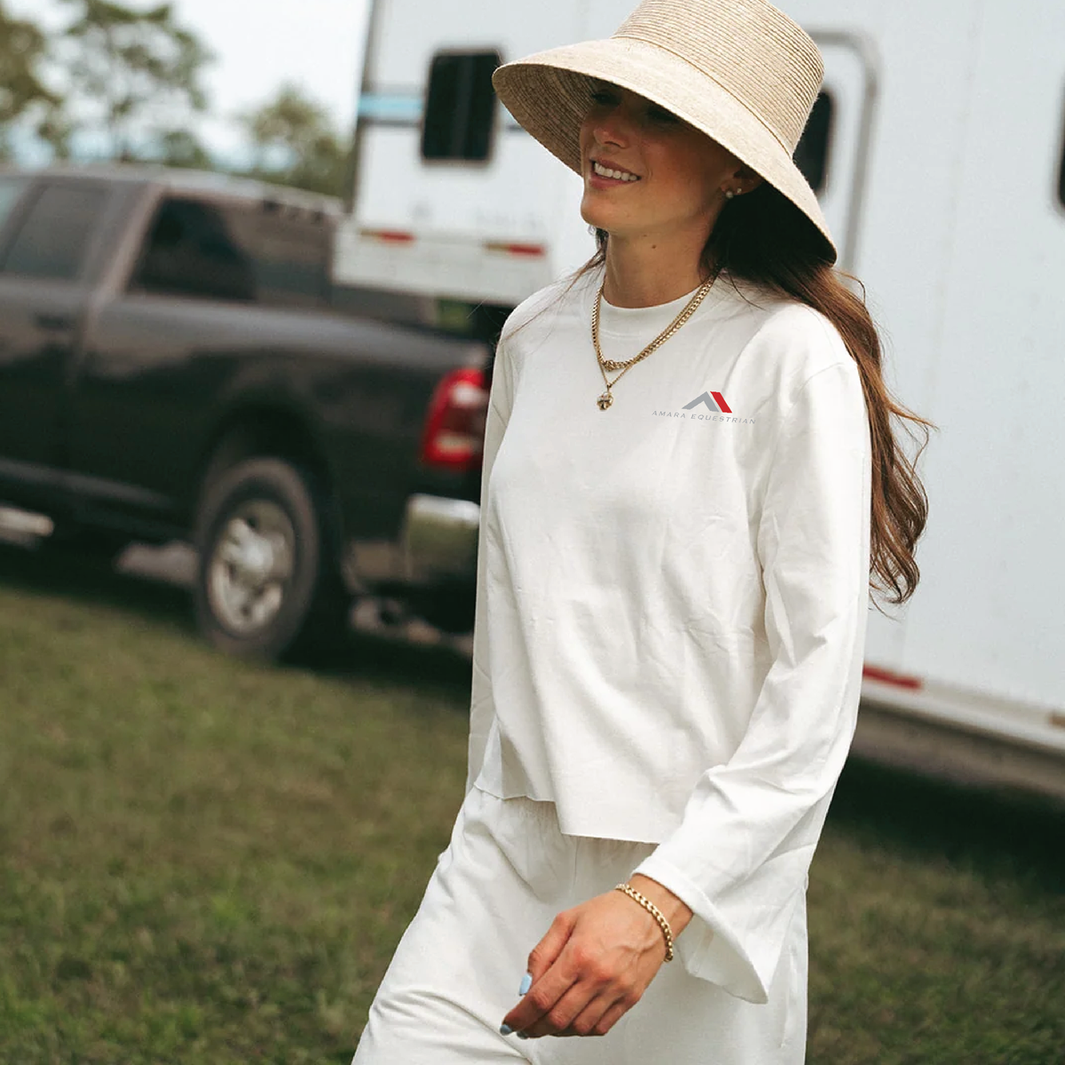 Amara Equestrian Women's The Barn Dallas Ringside Flare Crewneck
